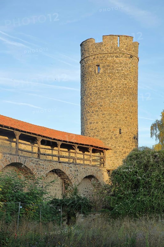Historic town wall with battlements and witches' tower, town fortifications, Butzbach, Wetterau, Hesse, Germany, Europe