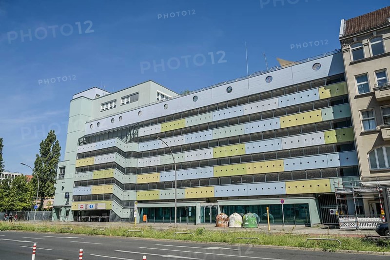Bayer multi-storey car park, Müllerstraße, Wedding, Mitte, Berlin, Germany, Europe