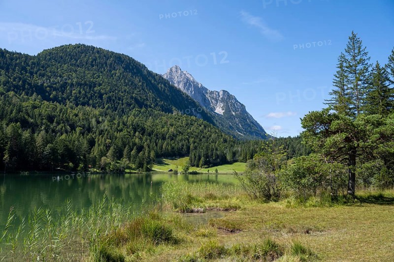 Lautersee with Wetterstein mountains, Mittenwald, Werdenfelser Land, Alps, Upper Bavaria, Bavaria, Germany, Europe