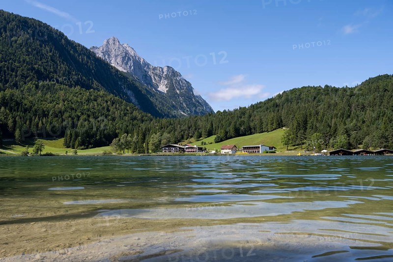 Lautersee with Wetterstein mountains, Mittenwald, Werdenfelser Land, Alps, Upper Bavaria, Bavaria, Germany, Europe