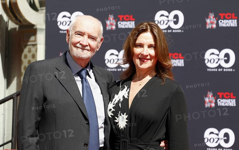James Bond 60th anniversary celebration. Producers Michael G. Wilson and Barbara Broccoli place their handprints in cement at the TCL Chinese Theatre in Hollywood, USA on September 21, 2022., Los Angeles, California, USA, North America