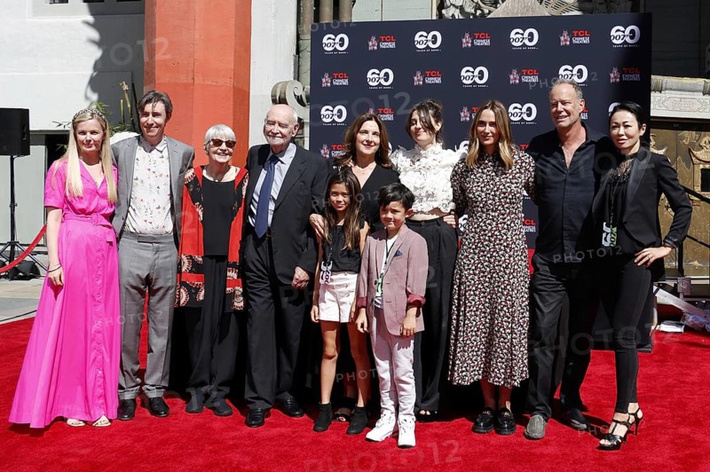 James Bond 60th anniversary celebration. Producers Michael G. Wilson and Barbara Broccoli place their handprints in cement at the TCL Chinese Theatre in Hollywood, USA on September 21, 2022., Los Angeles, California, USA, North America