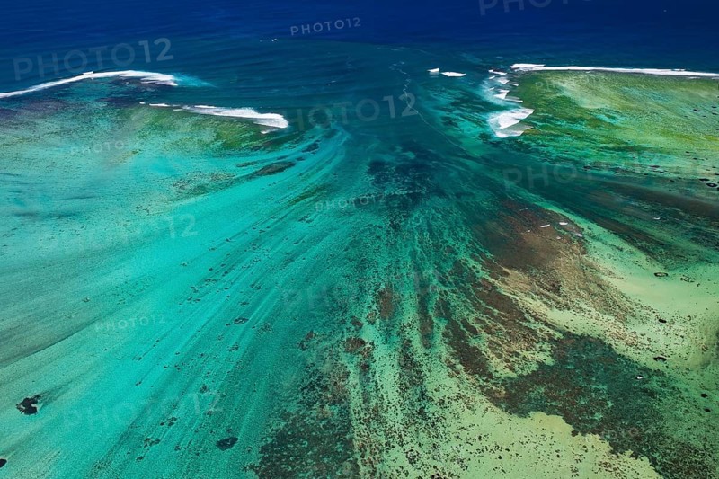 Underwater waterfall, optical illusion, natural phenomenon, aerial view, reef, coral reef, fringing reef, Le Morne Brabant, south coast, Indian Ocean, island, Mauritius, Africa