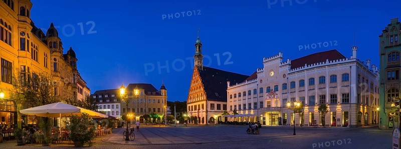 Today, Zwickau is a large district town in the south-west of the Free State of Saxony. The city is known as the Automobile & Robert Schumann City and is the fourth largest city after Leipzig, Dresden and Chemnitz as well as one of the regional centres in the Free State. Market square with Gewandhaus and town hall