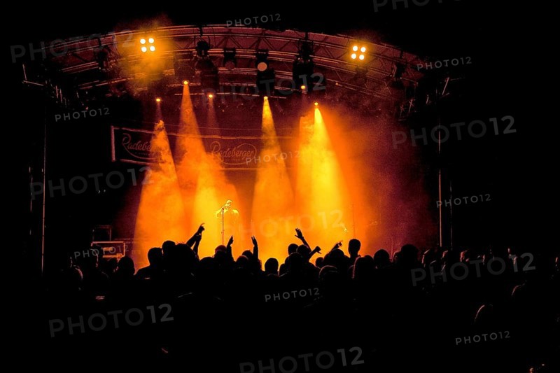 The Dresden Campus Party took place for the 16th time. The crowd rocked on a total of 6 band and party floors