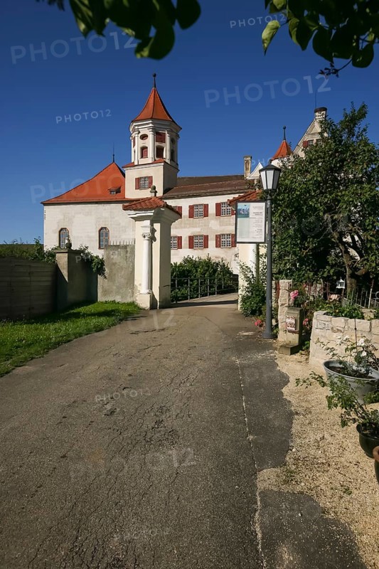 Brenz Castle, Renaissance castle from the 17th century, landmark of the municipality of Sontheim an der Brenz, path, street, the oldest local history museum in Baden-Württemberg, local history, rural life, geological, palaeontological, local history collection, architecture, historic building, district of Brenz an der Brenz, Sontheim an der Brenz, Heidenheim district, Baden-Württemberg, Germany, Europe