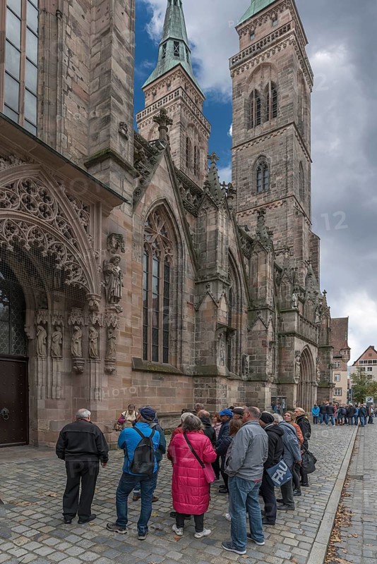 Guided tour around the Sebaldus Church, Nuremberg, Middle Franconia, Bavaria, Germany, Europe