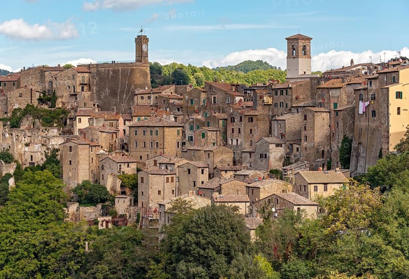 Medieval hill town of Sorano, Tuscany, Italy, Europe