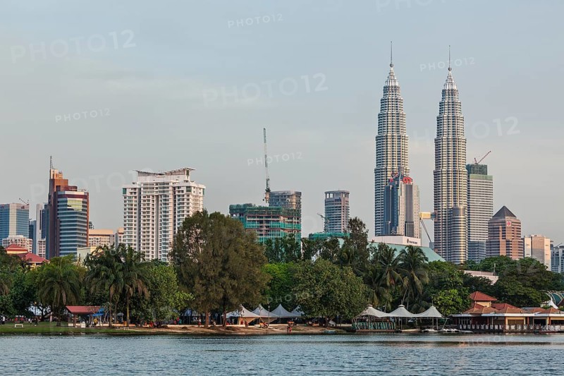 KUALA LUMPUR, MALAYSIA, JUNE 19: Petronas Twin Towers on sunset on June 19, 2011 in Kuala Lumpur. They were the tallest building in the world 1998-2004 and remain the tallest twin building