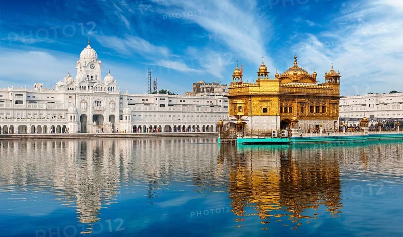 Sikh gurdwara Golden Temple (Harmandir Sahib) . Amritsar, Punjab, India, Asia