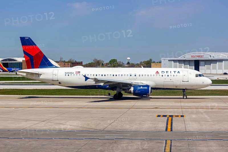 A Delta Air Lines Airbus A320 aircraft with the registration number N350NA at Chicago Midway Airport (MDW) in Chicago, USA, North America