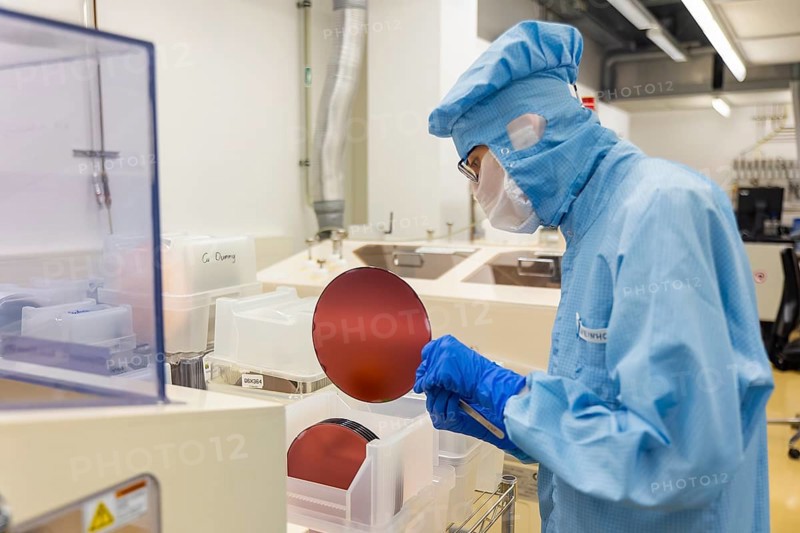 Press tour as part of SPIN2030, a campaign to highlight the diversity, excellence and attractiveness of Saxony as a centre of science. Fraunhofer Institute for Electronic Nano Systems ENAS in Chemnitz, wafer research