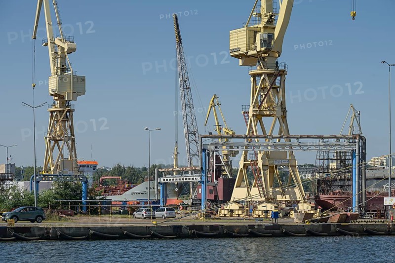 Cranes, old shipyard Stocznia Szczecinska Wulkan, Szczecin, West Pomeranian Voivodeship, Poland, Europe