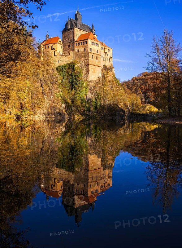 Kriebstein Castle rises on a steep rock above the Zschopau. Within the large group of hilltop castles, it embodies the type of mountain Spornburg: it lies on the outermost spur of a mountain spur around which the Zschopau flows in a wide curve on three sides