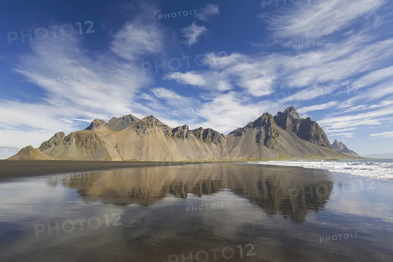 Vestrahorn, Vesturhorn, scree mountain made of gabbro and granophyre rocks, part of the Klifatindur mountain range at Stokksnes, Iceland, Europe