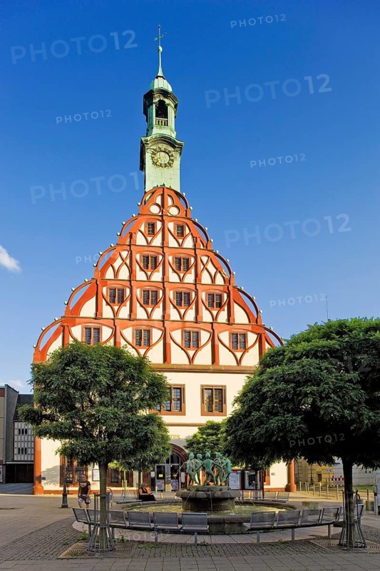 Zwickau Gewandhaus: landmark of the city, built in 1522-1525 in late Gothic style, with Renaissance elements and stepped gables. Former clothmakers' trading house (the Zwicksche Tuch was famous), it has served as the town theatre since 1823