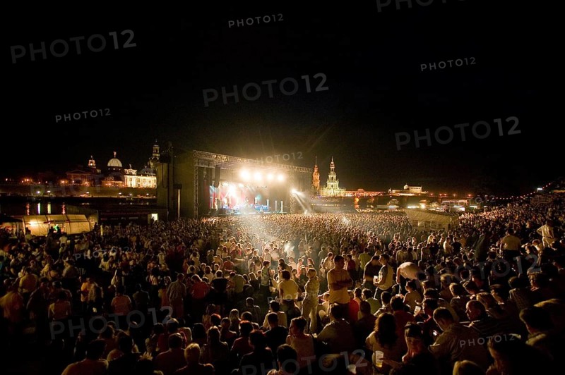 Film nights on the banks of the Elbe, concert