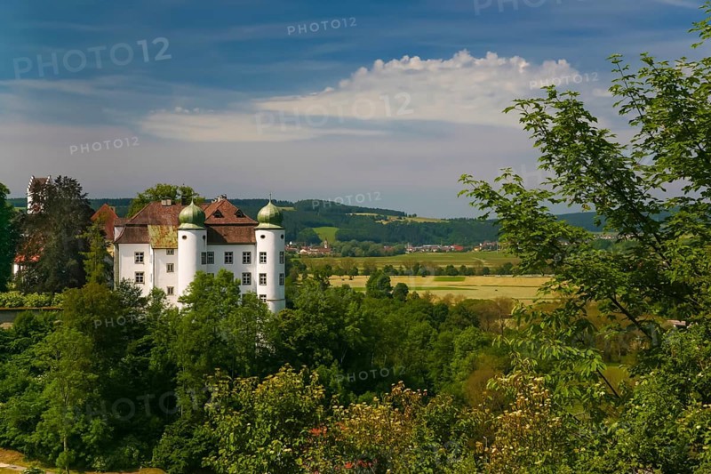 Hinteres Schloss, Mühlheim Castle of the Lords of Enzberg, two-tower castle complex with five-storey north building, four-storey south building and intermediate building, residence of the von Enzberg family, 1750 to 1755 Baroque remodelling and new construction of the south wing by master builder Johann Steyr, historic building, architecture, Mühlheim an der Donau, Baden-Württemberg, Germany, Europe