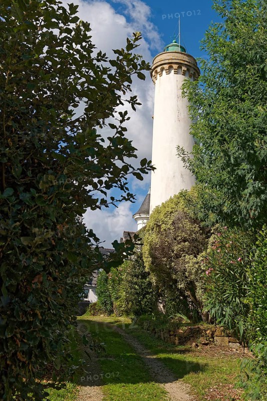 The Phare de Port Navalo lighthouse on the Rhuys peninsula at the entrance to the Gulf of Morbihan. Port Navalo, Morbihan, Brittany, France, Europe