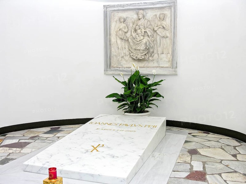 Tomb of Pope John Paul II Karol Józef Wojtyla in St Peter's Cathedral, St Peter's Basilica, Vatican, Rome, Lazio, Italy, Europe