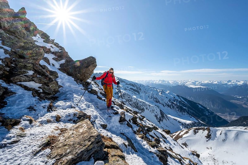 Ski tourers on the Mitterzeigerkogel, mountains in winter, Sellraintal, Kühtai, Tyrol, Austria, Europe
