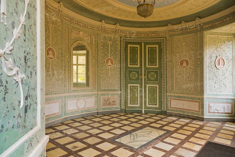 (Copyright ©www.dresden fotografie.de) (Sylvio Dittrich +49 1772156417) Pillnitz Palace Park Pillnitz has become famous throughout the region for its palace and the accompanying park with the Pillnitz camellia. The park, which overlooks the banks of the River Elbe and is one of Dresden's tourist attractions, is surrounded by large green spaces