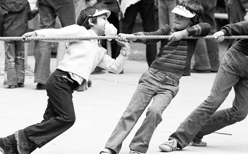 The children's parties of the Young Pioneers (JP) of the children's organisation of the DKP, modelled on the GDR, were intended to offer children entertainment during the holidays through sack races, egg races and all kinds of games and to give their parents ideas here on 31 May 1975 in Wuppertal, Cologne and Krefeld, Germany, Europe