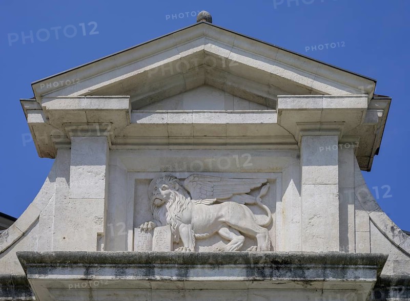 St Mark's Lion at Porta San Giacomo, Bergamo, Province of Bergamo, Italy, Europe