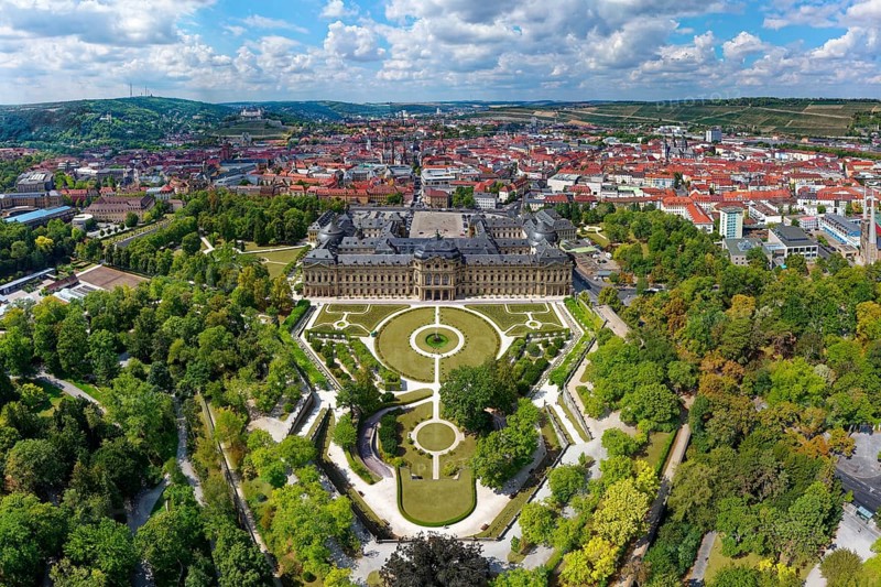 Aerial view Würzburg Residence with Court Garden, Baroque, Baroque Garden, 18th century back Würzburg Altstdt, Würzburg Upper Franconia, Franconia, Bavaria, Germany, Europe
