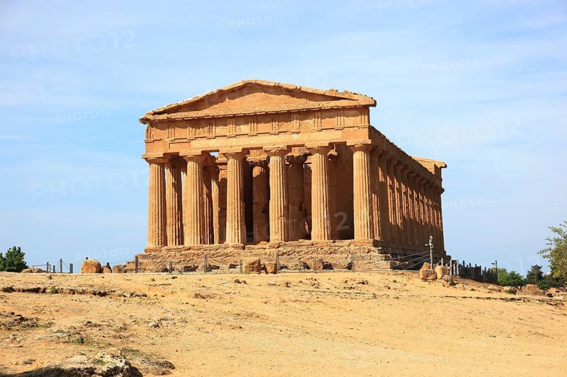 In the Parco Valle dei Templi di Agrigento, Unesco World Heritage Site, remains of the ancient city of Akragas in the Valley of the Temples of Agrigento, the Temple of Concordia, Sicily, Italy, Europe