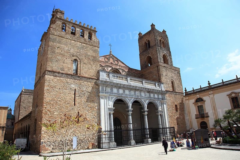 City of Monreale, souvenir stands in front of the Cathedral of Santa Maria Nuova, Unesco World Heritage Site, Sicily, Italy, Europe