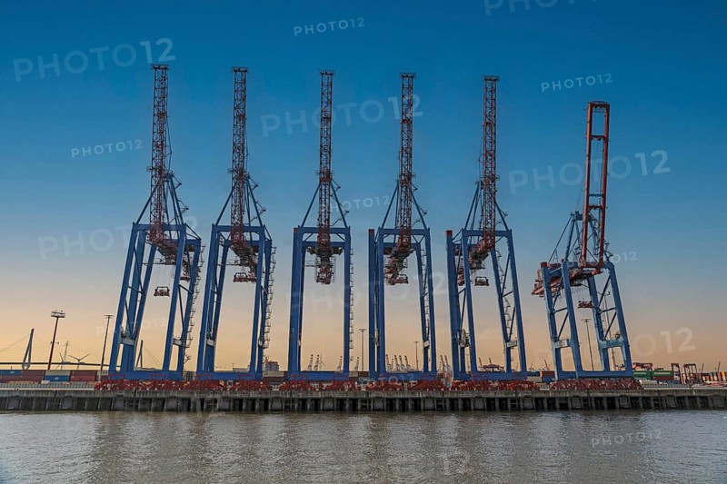 Tollerort container gantry cranes without ship, folded up, waiting, empty, ready, container port, logistics, trade, goods transport, HHLA, Elbe, Hanseatic City, Hamburg, Germany, Europe