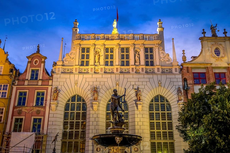 Neptune Fountain, Artus Court, Long Market, Dlugi Targ, Old Town, Gdansk, Pomeranian Voivodeship, Poland, Europe