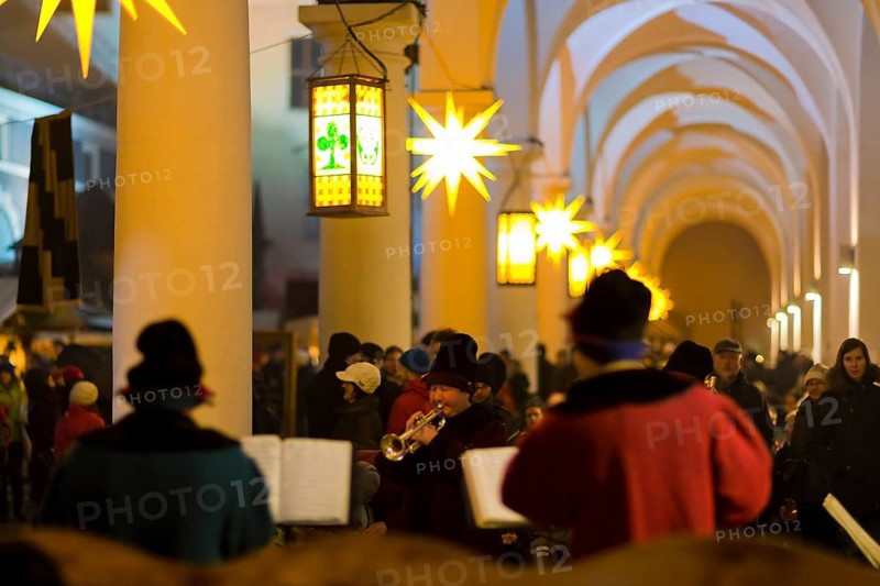 The nostalgic Christmas market in the stable yard of Dresden's Residence Palace also offers quiet and romantic moments in the Christmas hustle and bustle