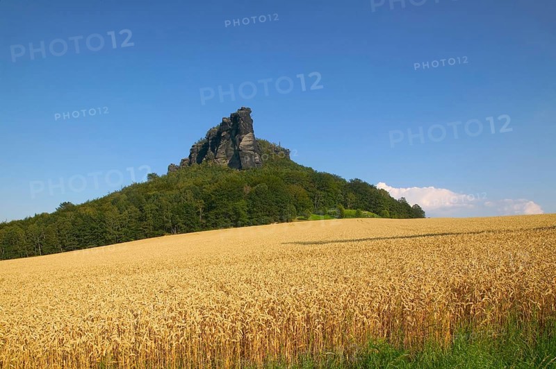 The Lilienstein is one of the most striking mountains in Saxon Switzerland in Saxony. The Lilienstein is the only table mountain on the right bank of the Elbe and is the symbol of the Saxon Switzerland National Park