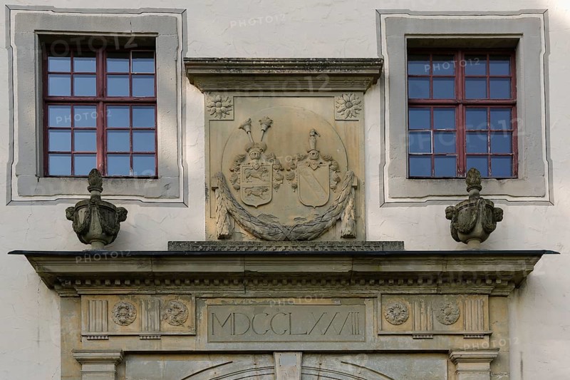 Geislingen moated castle, passageway of the north-east wing, classical portal with pilasters, year 1783, Stauffenberg-Kageneck alliance coat of arms, window, three-winged moated castle complex, former manor house of the Lords of Bubenhofen, baroque three-winged complex of the Schenken von Stauffenberg since the 18th century, architecture, historical building, Geislingen, Zollernalbkreis, Baden-Württemberg, Germany, Europe