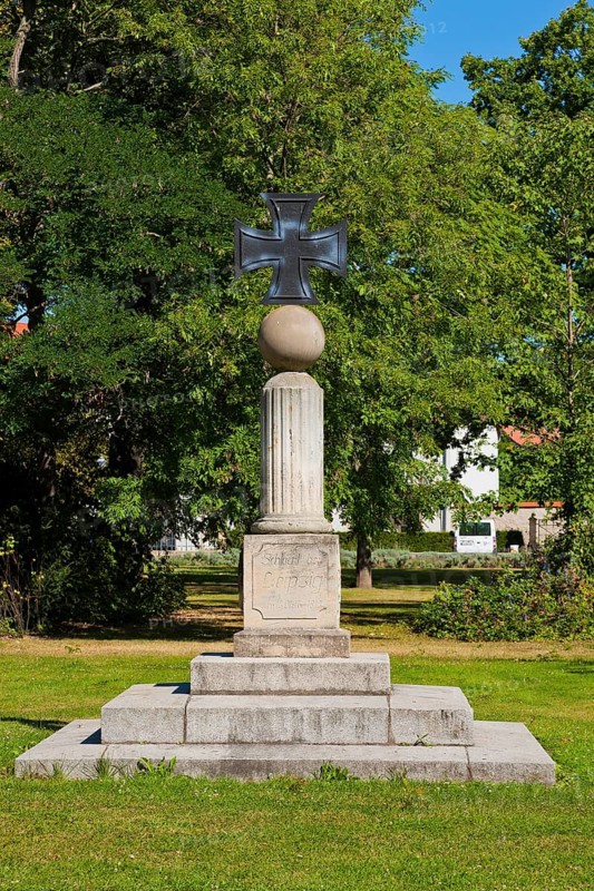 (© Sylvio Dittrich +49 1772156417) Merseburg Castle Garden Memorial to the Battle of Leipzig 1813