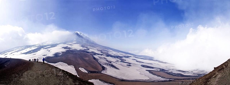 IT sicily Sylvio Dittrich Photo subject to fee! Contact T.:01772156417 Etna summit