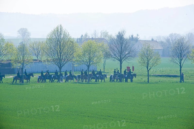 Every year at Easter there are about 5 processions in Lusatia, each with about 200 riders. The Catholic Church continues old Sorbian rites here. Thousands of spectators watch the impressive cavalcades