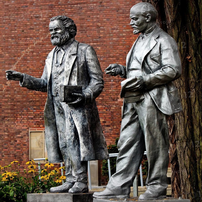 Statues of Karl Marx and Vladimir Ilyich Lenin in front of the Central Committee of the MLPD, Gelsenkirchen, Ruhr Area, North Rhine-Westphalia, Germany, Europe