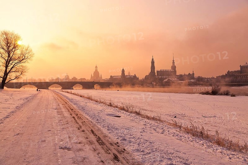 Dresden morning fog over the Elbe