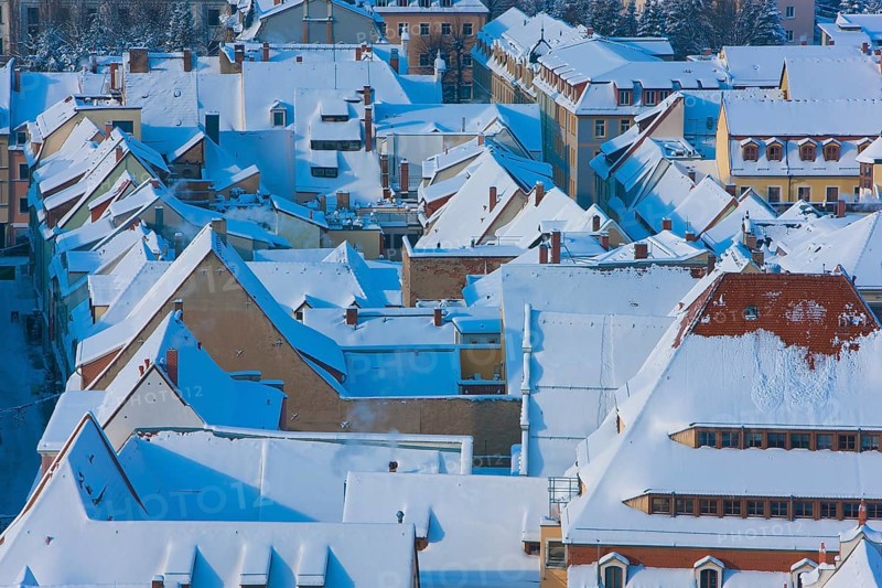 Pirna is a large district town and the administrative seat of the Sächsische Schweiz-Osterzgebirge district and the Pirna administrative community in the Free State of Saxony, Dresden administrative district. It is considered the gateway to Saxon Switzerland