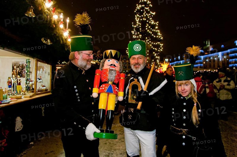 Striezelmarkt, which has been organised since 1434, is the oldest Christmas market in Germany and takes place on the Altmarkt. A new tradition was established in Dresden with a large mining parade organised by mining and smelting miners from the Ore Mountains