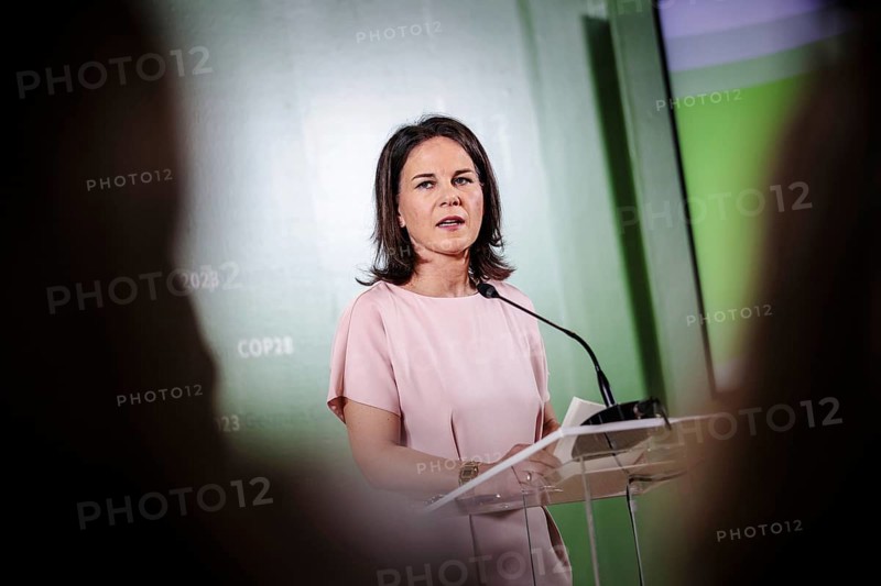 Annalena Baerbock (Buendnis 90 Die Gruenen), Bundesaussenministerin, aufgenommen im Rahmen der Pressekonferenz im deutschen Pavilion auf der COP28 Dubai, 08.12.2023