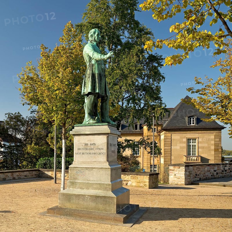 Ernst Moritz Arndt Monument by Bernhard Afinger, Alter Zoll, Bonn, North Rhine-Westphalia, Germany, Europe