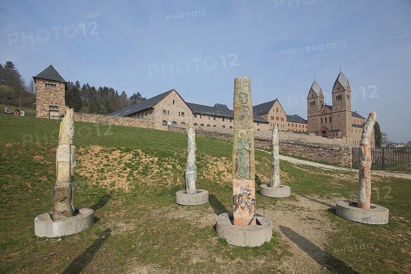 Sculptures Disibodenberg Stelae and UNESCO Neo-Romanesque St. Hildegard Abbey and Monastery, Benedictine, Stele, modern art, Eibingen, Rüdesheim, Rheingau, Taunus, Hesse, Upper Middle Rhine Valley, Germany, Europe