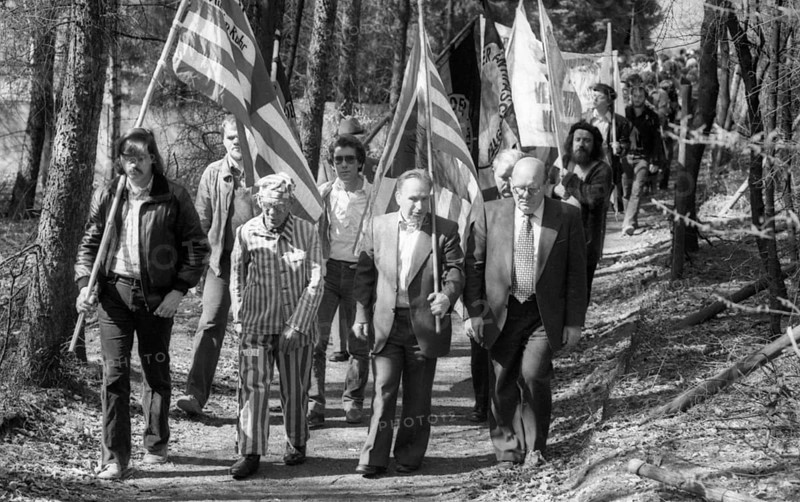In memory of the 68 victims of the Gestapo who were shot in the Wenzelberg gorge on 13.04.1945, Nazi victims and anti-fascists demonstrated in Solingen, Germany on 13.04.1980