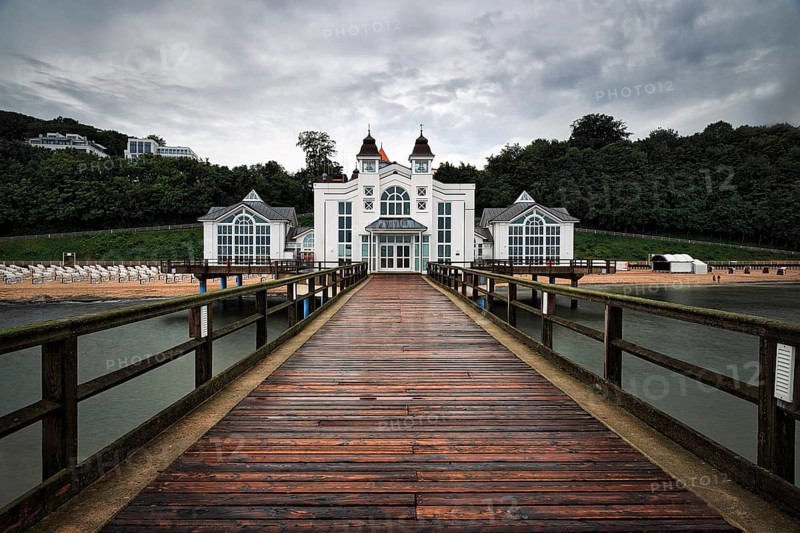 Sellin pier, deserted, rainy weather on the Baltic Sea, long exposure, Baltic resort Sellin, Rügen Island, Mecklenburg-Western Pomerania, Germany, Europe