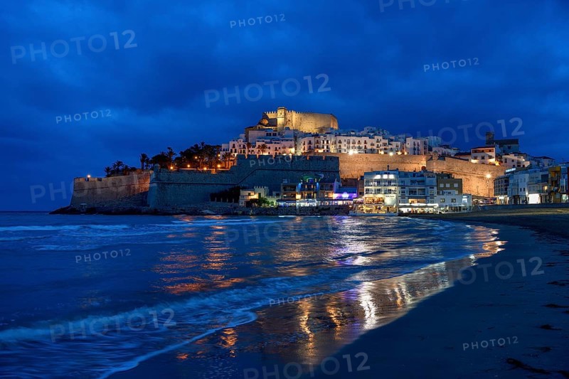 Old town with the Romanesque castle from the 14th century, blue hour, Peñíscola, province Castellón, Costa del Azahar, region Valencia, Spain, Europe