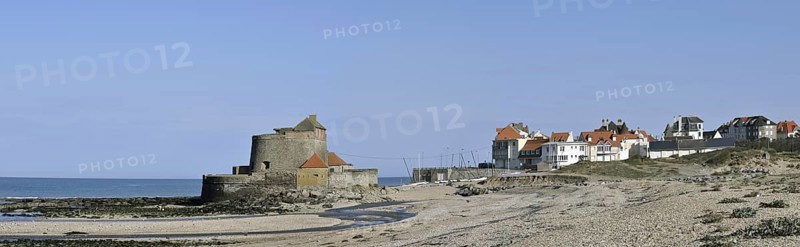 Vauban's Fort Mahon on the beach at Ambleteuse, Côte d'Opale, Opal Coast, France, Europe